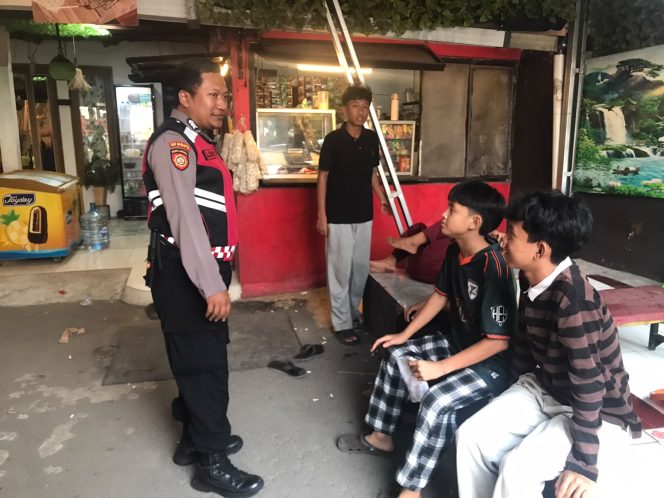 
					Patroli Dialogis Polsek Pamulang Sambangi Permukiman, Ajak Remaja Cegah Tawuran dan Kejahatan 3C