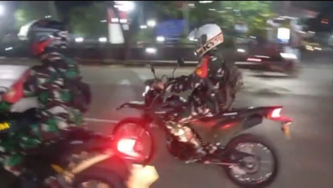 
					Intensifkan Keamanan Wilayah, Koramil 04/Cikupa Gelar Patroli Malam