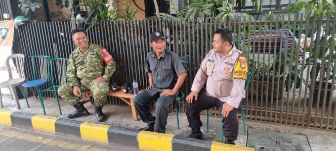 
					Door to Door System dan KRYD Polsek Serpong Perkuat Kemitraan Warga dalam Menjaga Kamtibmas