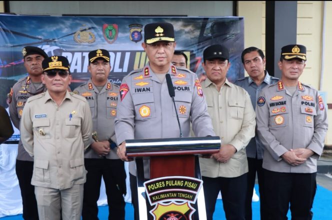 
					Kapolda Kalteng Bersama Gubernur Terjun Langsung Antisipasi Karhutla di Pulpis Lewat Patroli Udara