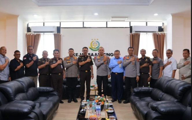 
					Silaturahmi Kapolda dan Kajati Kaltara Perkokoh Sinergi Antarpenegak Hukum