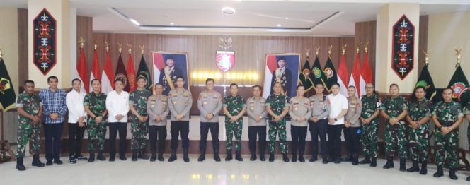 
					Kapolda Kalteng Perkuat Soliditas TNI-Polri Lewat Silaturahmi dengan Pangdam XXII Tambun Bungai