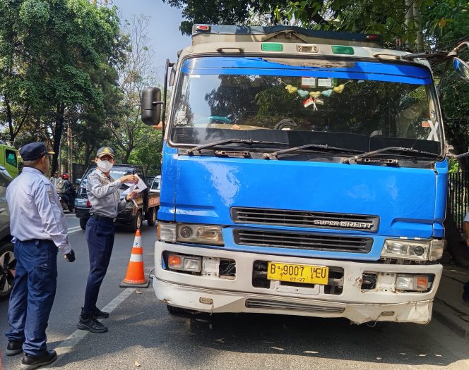 
					Dishub Tangsel, Satlantas Polres Tangsel dan Denpom Gelar Razia Gabungan, Tindak Truk Bermuatan Berlebih dan Kendaraan Langgar Aturan