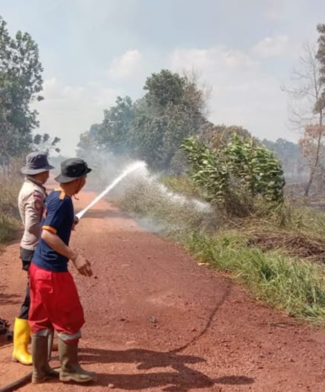 
					Polsek Kendawangan Lakukan Ground Check Titik Hotspot, Pastikan Tidak Ada Kebakaran Aktif