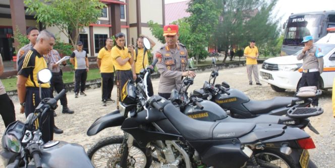 
					Jaga kesiapan Operasional, KA SPN Polda Kalbar Lakukan Pengecekan Menyeluruh Kendaraan Dinas