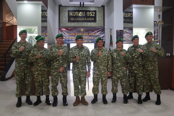 
					Sertijab Pejabat Staf Korem 052/Wijayakrama, Danrem Tekankan Profesionalisme dan Loyalitas Pengabdian
