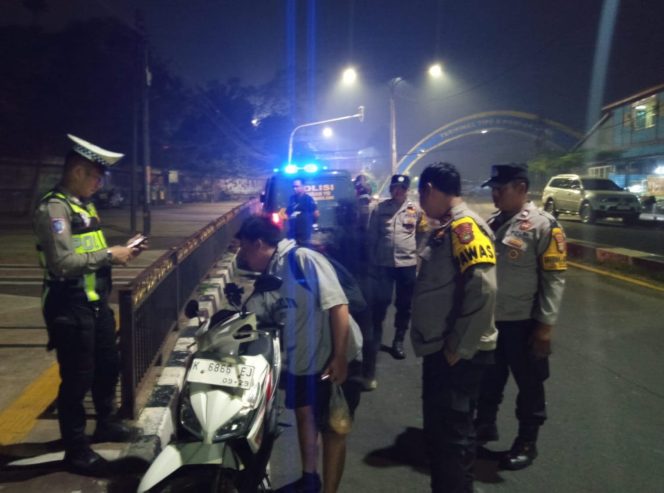 
					Polsek Pamulang Tingkatkan Patroli Cipta Kondisi, Antisipasi Kejahatan Jalanan dan Tawuran