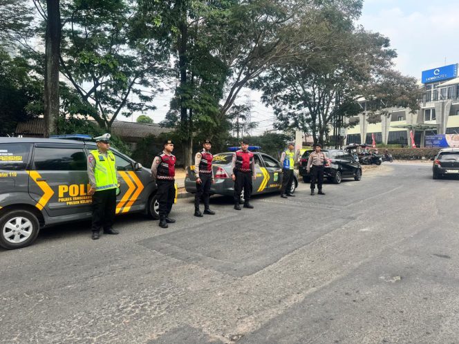 
					Patroli Mobile Polsek Kelapa Dua, Polisi Sasar Titik Rawan Gangguan Kamtibmas