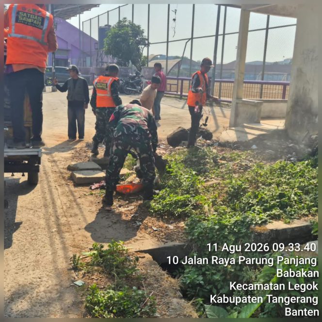 
					Jaga Kebersihan Lingkungan, Satgas Sampah Kodim 0510/Tigaraksa Bersihkan Tumpukan Sampah di Babakan