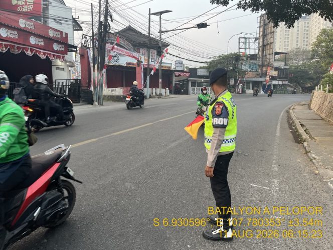 
					Brimob Jabar Kawal Kelancaran Lalu Lintas Jatinangor