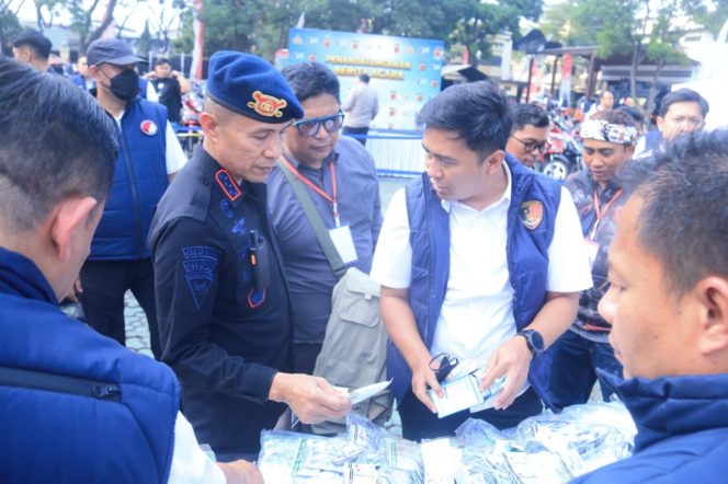 
					Polda Jabar Ungkap 352 Kasus Kejahatan Jalanan, Musnahkan Ribuan Barang Bukti