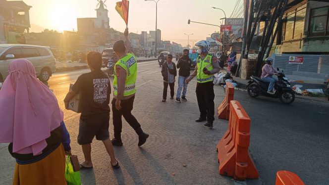 
					Brimob Jabar Hadir, Lalin Jatinangor Lancar