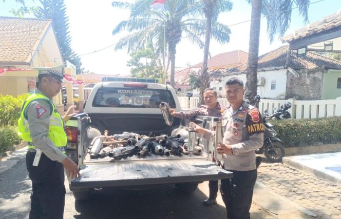 
					Polsek Tarogong Kidul Amankan 40 Knalpot Brong, Pelajar Diajak Tertib Berlalu Lintas