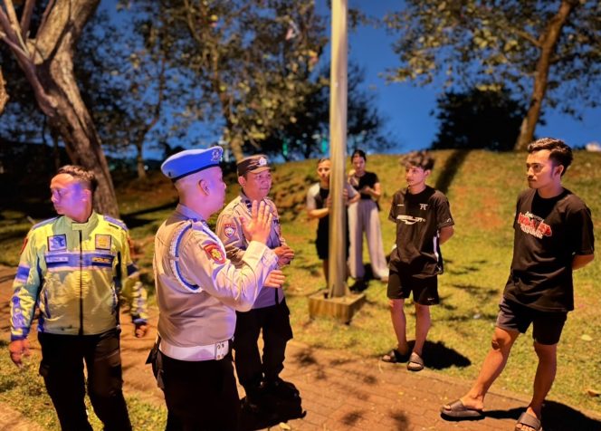 
					Ciptakan Situasi Kondusif, Polsek Kelapa Dua Gelar Ops Cipkon dan Razia Stasioner