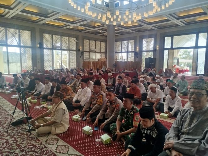 
					Polsek Pamulang Kawal Acara Tabligh Akbar Maulid Nabi 1448 H di Masjid Al Kautsar Berlangsung Aman dan Kondusi