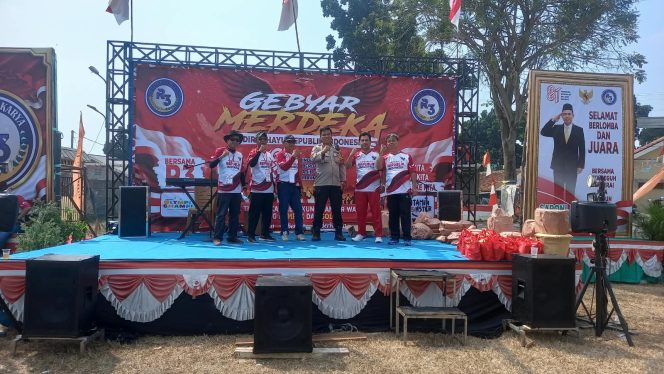 
					Semarak HUT ke-81 RI, Bhabinkamtibmas Lengkong Karya Pantau Kegiatan Warga