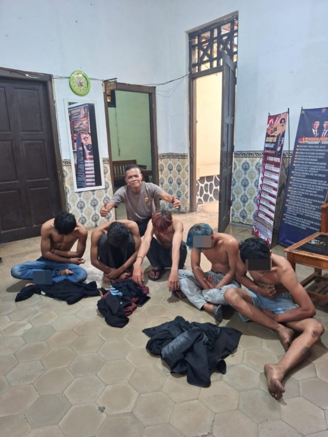 
					Polsek Cibatu Amankan Lima Pemuda Diduga Mabuk dan Ugal-Ugalan di Jalan Raya