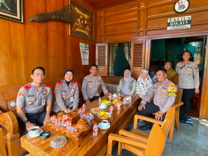 
					Jaga Jakarta On The Spot, Polres Tangsel Bersama Siswa Sespimmen Angkatan ke-67 Hadir Berbagi untuk Warga Pamulang