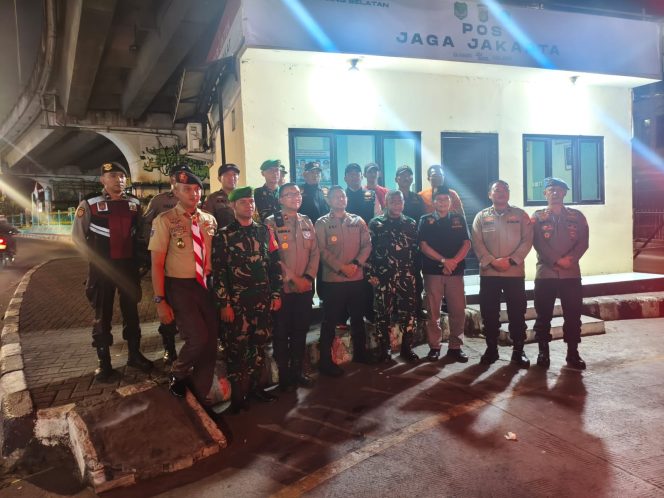 
					Kapolres Tangsel Cek Pos Jaga Jakarta Fly Over Ciputat, Pastikan Personel Siap Layani Masyarakat