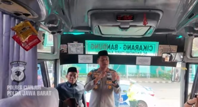 
					Kapolres Cianjur Lepas ASN Kemenag ke Monas, Titip Pesan Jaga Nama Baik Daerah