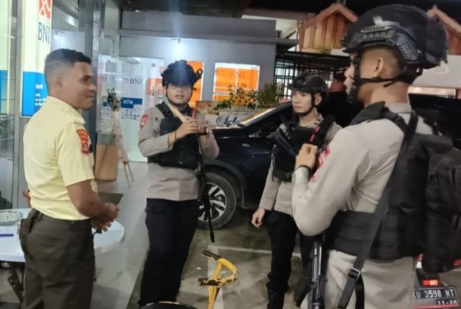 
					Jaga Kondusivitas Malam Hari, Brimob Sebatik Gelar Patroli Harkamtibmas di Sejumlah Titik