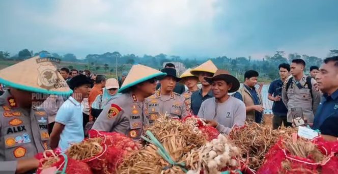 
					Kapolda Jabar Pastikan Kesiapan Penanaman Bawang Putih Serentak, Wujud Komitmen Dukung Swasembada Pangan