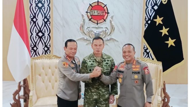 
					Kunjungi Dankorps Brimob Polri, Kapolda Metro Jaya dan Pangdam Jaya Perkuat Soliditas TNI-Polri