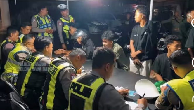 
					Operasi Gabungan Polres Cianjur, TNI dan Instansi Terkait Tertibkan Knalpot Brong di Jalanan