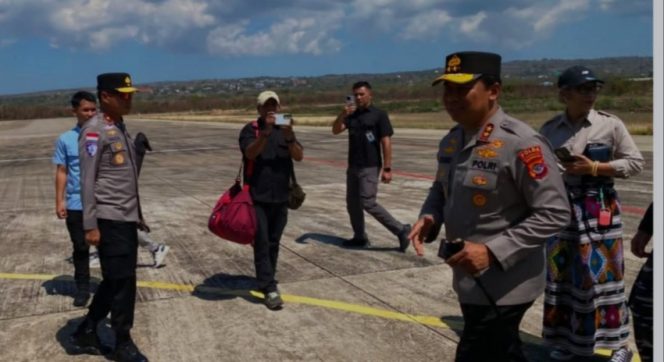 
					Gempa Guncang Flores, Kapolda NTT Siaga di Sikka, Mabes Polri Kirim Pasukan Gabungan