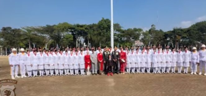 
					Semarak HUT ke-81 RI, Kapolres Cianjur Hadiri Upacara Pengibaran Bendera