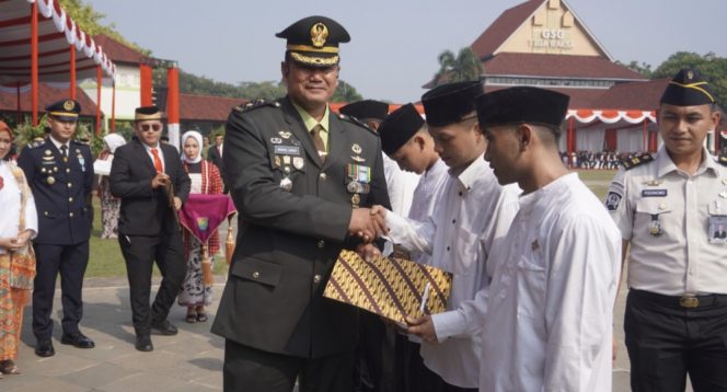 
					Kasdim 0510/Tigaraksa Hadiri Upacara HUT ke-81 RI Bersama Forkopimda Kabupaten Tangerang