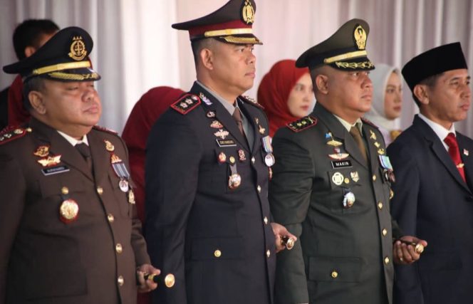 
					Semangat Kemerdekaan, Kapolres Kobar Hadiri Upacara Peringatan HUT RI Ke – 81 