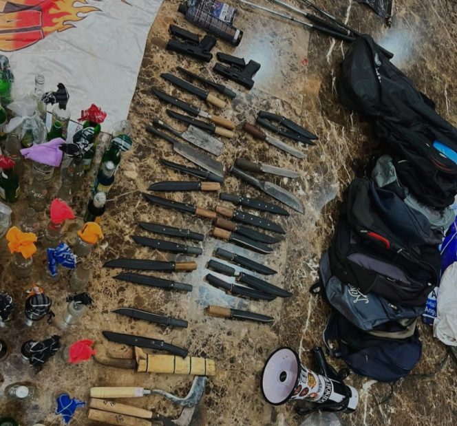 
					Polda Metro Jaya Cegah Potensi Gangguan, Puluhan Sajam dan Bahan Molotov Diamankan