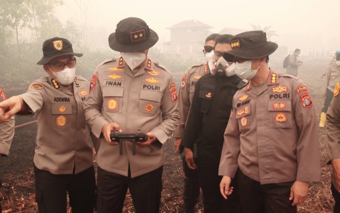 
					Respon Cepat Karhutla, Kapolda Kalteng Turun Langsung Pantau Titik Api di Jalan Mahir Mahar Palangka Raya