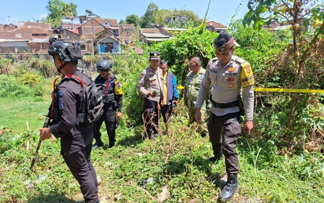 
					Polisi Amankan Lokasi Penemuan Hulu Ledak Mortir di Tarogong Kidul