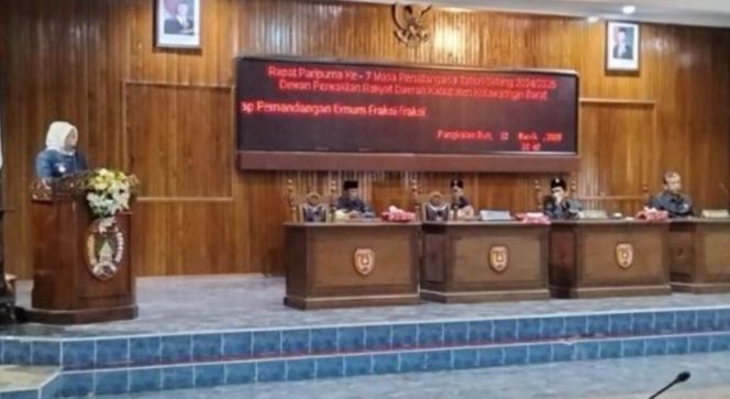 
					Rapat Paripurna Ke – 1 Masa Persidangan 2026/207, Bupati Kotawaringin Barat Menyampaikan Perubahan Anggaran APBD